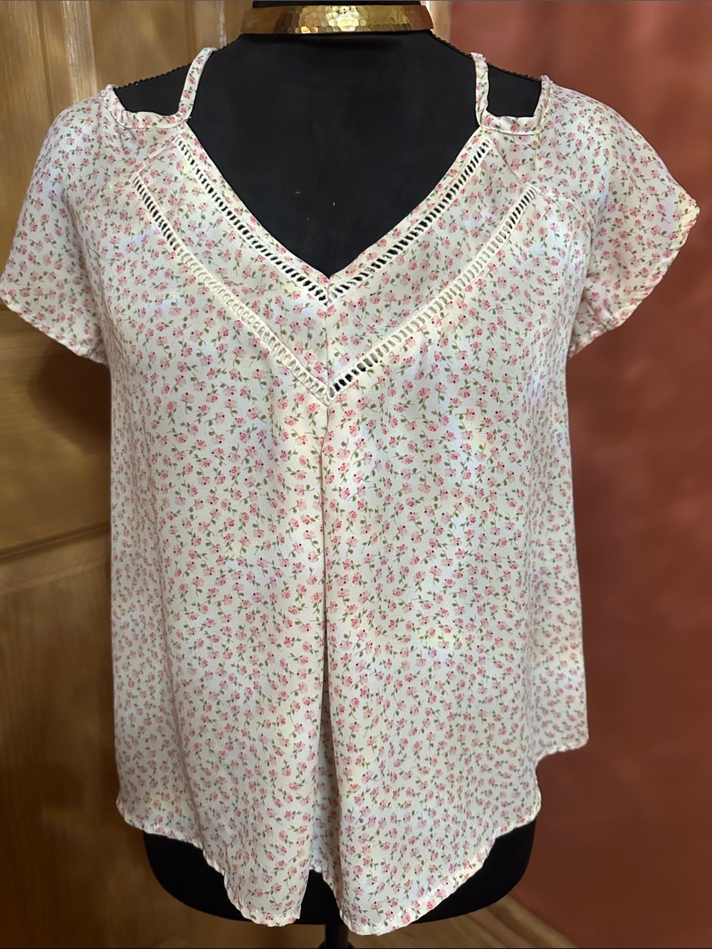 Cream Floral V-Neck Lace Inset Blouse